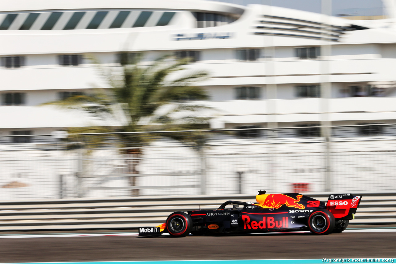 GP ABU DHABI, Max Verstappen (NLD) Red Bull Racing RB15.
29.11.2019.