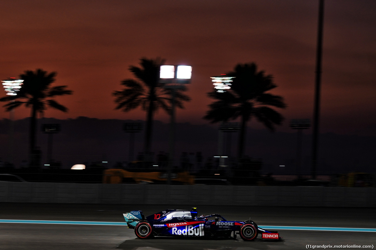 GP ABU DHABI, Pierre Gasly (FRA) Scuderia Toro Rosso STR14.                               
29.11.2019.