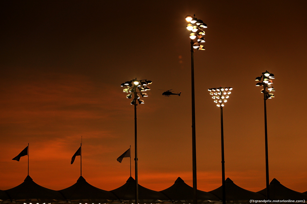 GP ABU DHABI, Circuit Atmosfera - sunset e a helicopter.
29.11.2019.