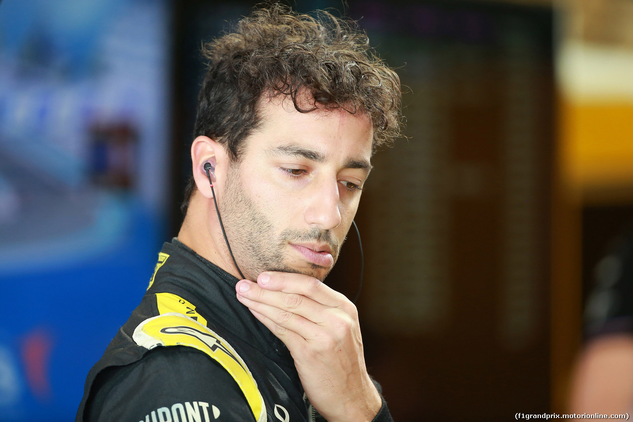 GP ABU DHABI, 29.11.2019 - Daniel Ricciardo (AUS) Renault Sport F1 Team RS19