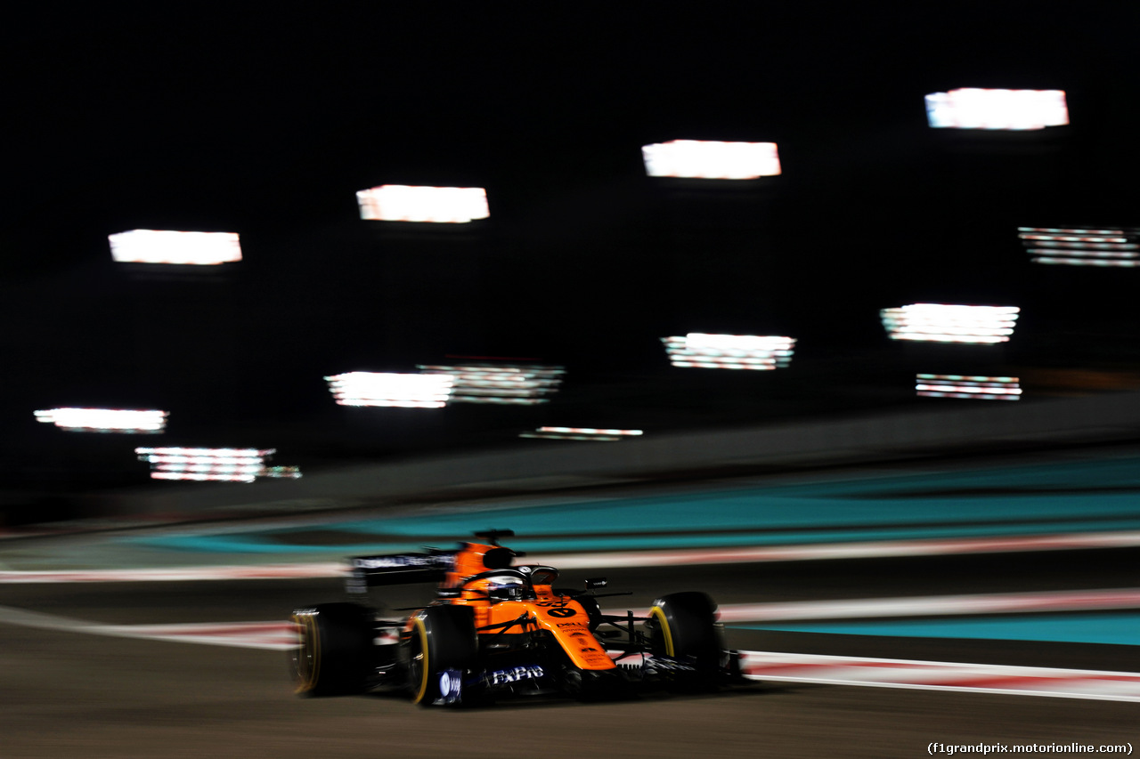 GP ABU DHABI, Carlos Sainz Jr (ESP) McLaren MCL34.
29.11.2019.