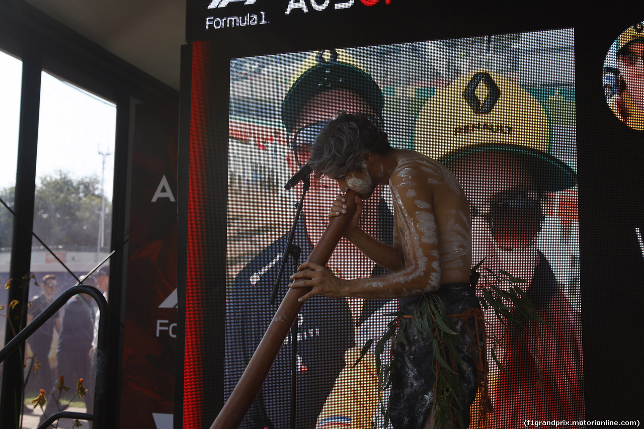 GP AUSTRALIA, 17.03.2019- an Australian Native  plays didgeridoo