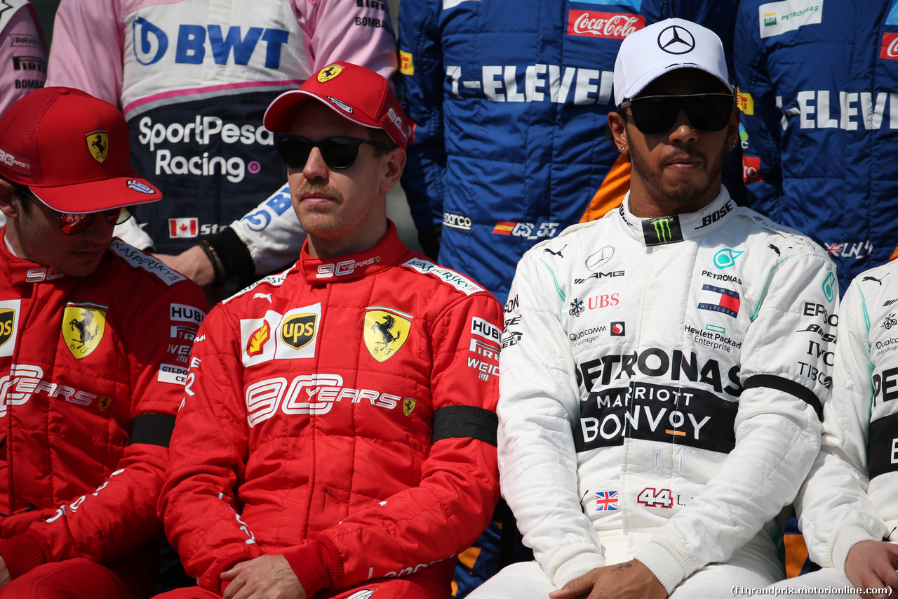 GP AUSTRALIA, 17.03.2019- Lewis Hamilton (GBR) Mercedes AMG F1 W10 EQ Power e Sebastian Vettel (GER) Ferrari SF90