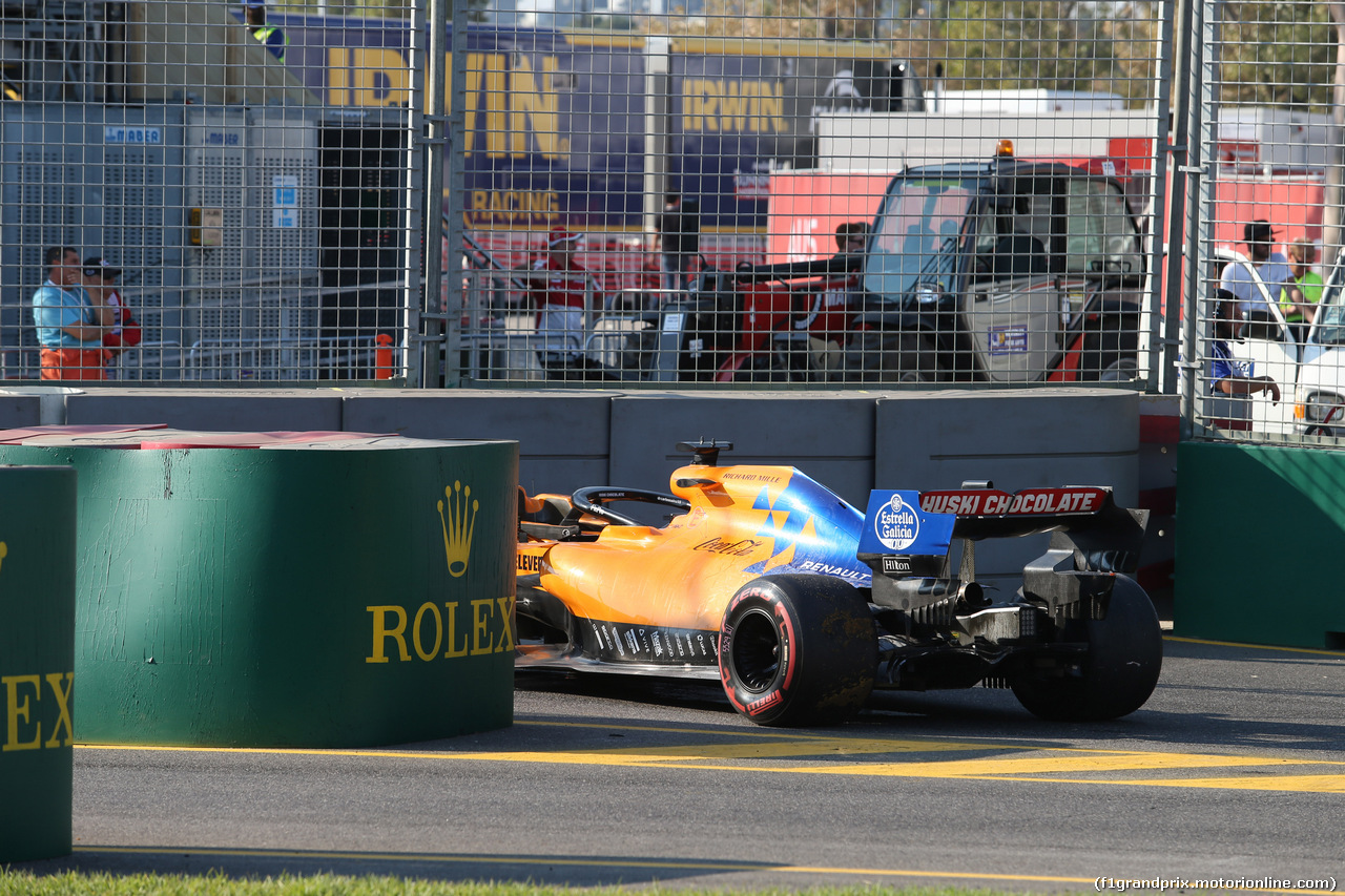 GP AUSTRALIA, 17.03.2019- Carlos Sainz Jr (ESP) Mclaren F1 Team MCL34 stopped at the pit entry