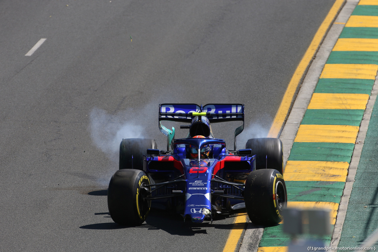 GP AUSTRALIA, 14.03.2019- free Practice 1, Alexader Albon (THA) Scuderia Toro Rosso STR14 crash