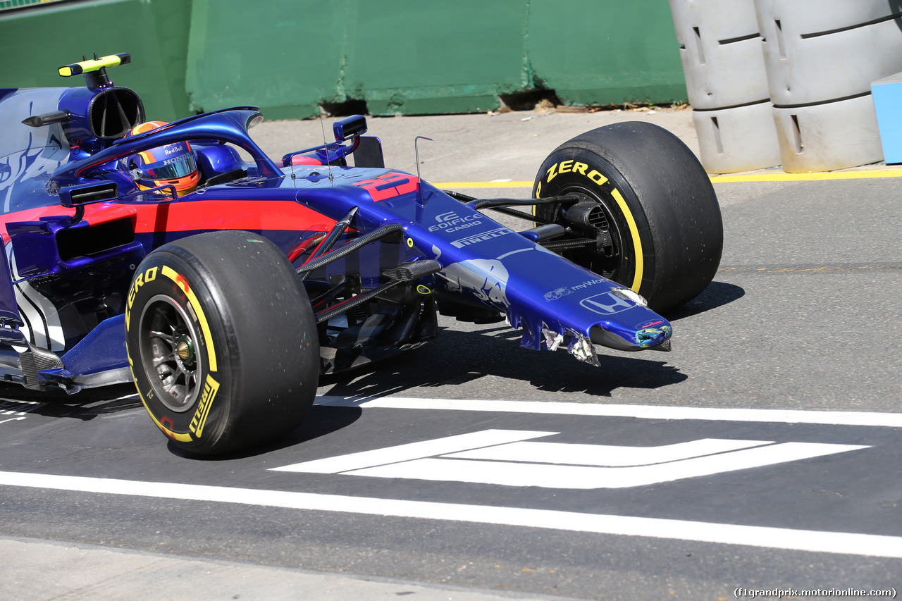 GP AUSTRALIA, 14.03.2019- free Practice 1, Alexader Albon (THA) Scuderia Toro Rosso STR14 crash