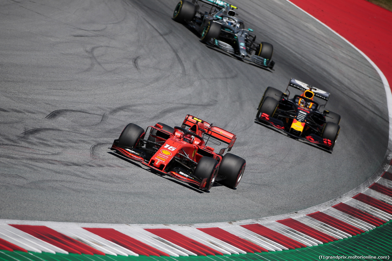 GP AUSTRIA, 30.06.2019 - Gara, Charles Leclerc (MON) Ferrari SF90 e Max Verstappen (NED) Red Bull Racing RB15