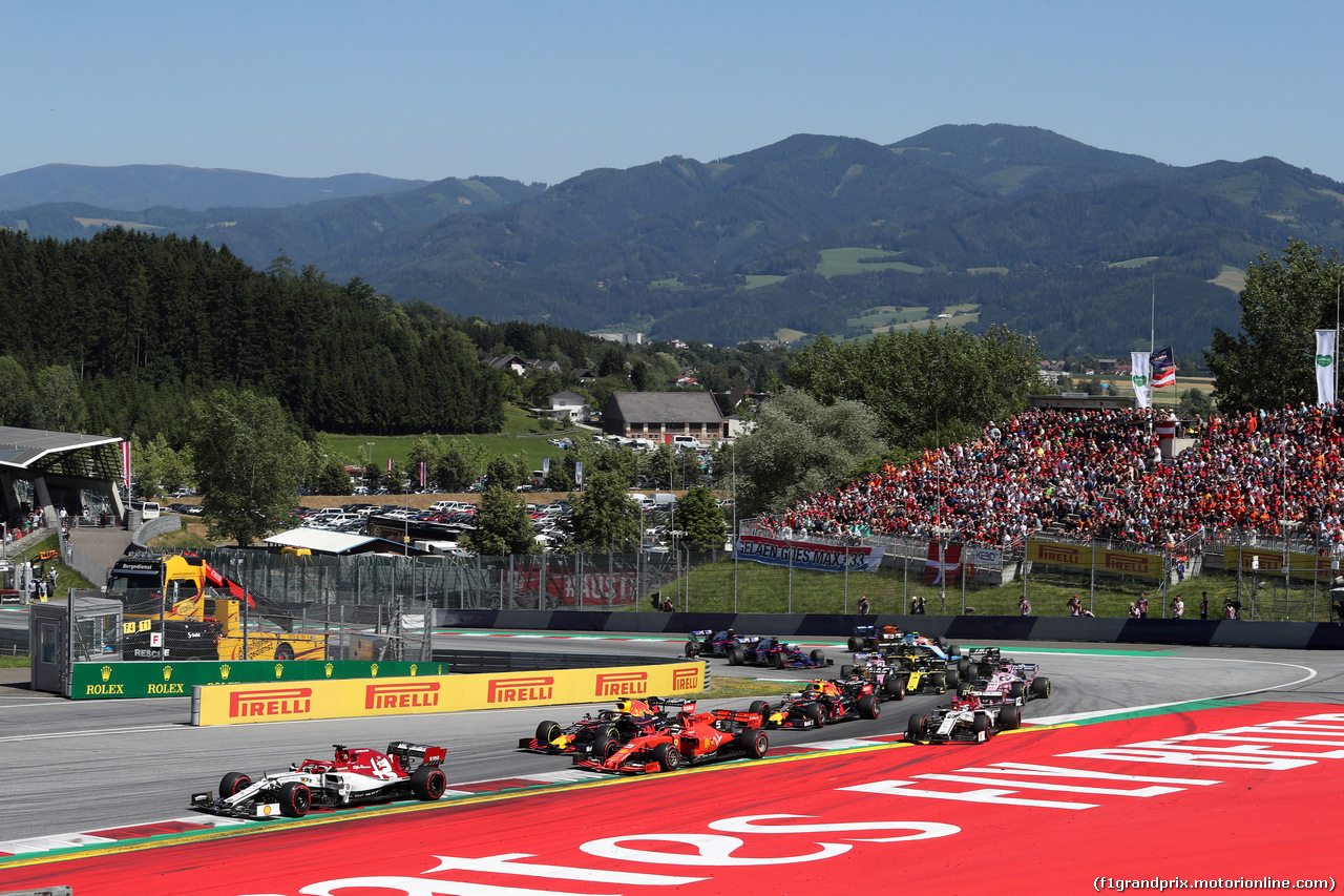 GP AUSTRIA, 30.06.2019 - Gara, Start of the race, Kimi Raikkonen (FIN) Alfa Romeo Racing C38 davanti a Sebastian Vettel (GER) Ferrari SF90 e Max Verstappen (NED) Red Bull Racing RB15