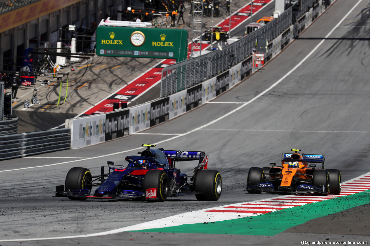 GP AUSTRIA, 30.06.2019 - Gara, Alexander Albon (THA) Scuderia Toro Rosso STR14 e Lando Norris (GBR) Mclaren F1 Team MCL34