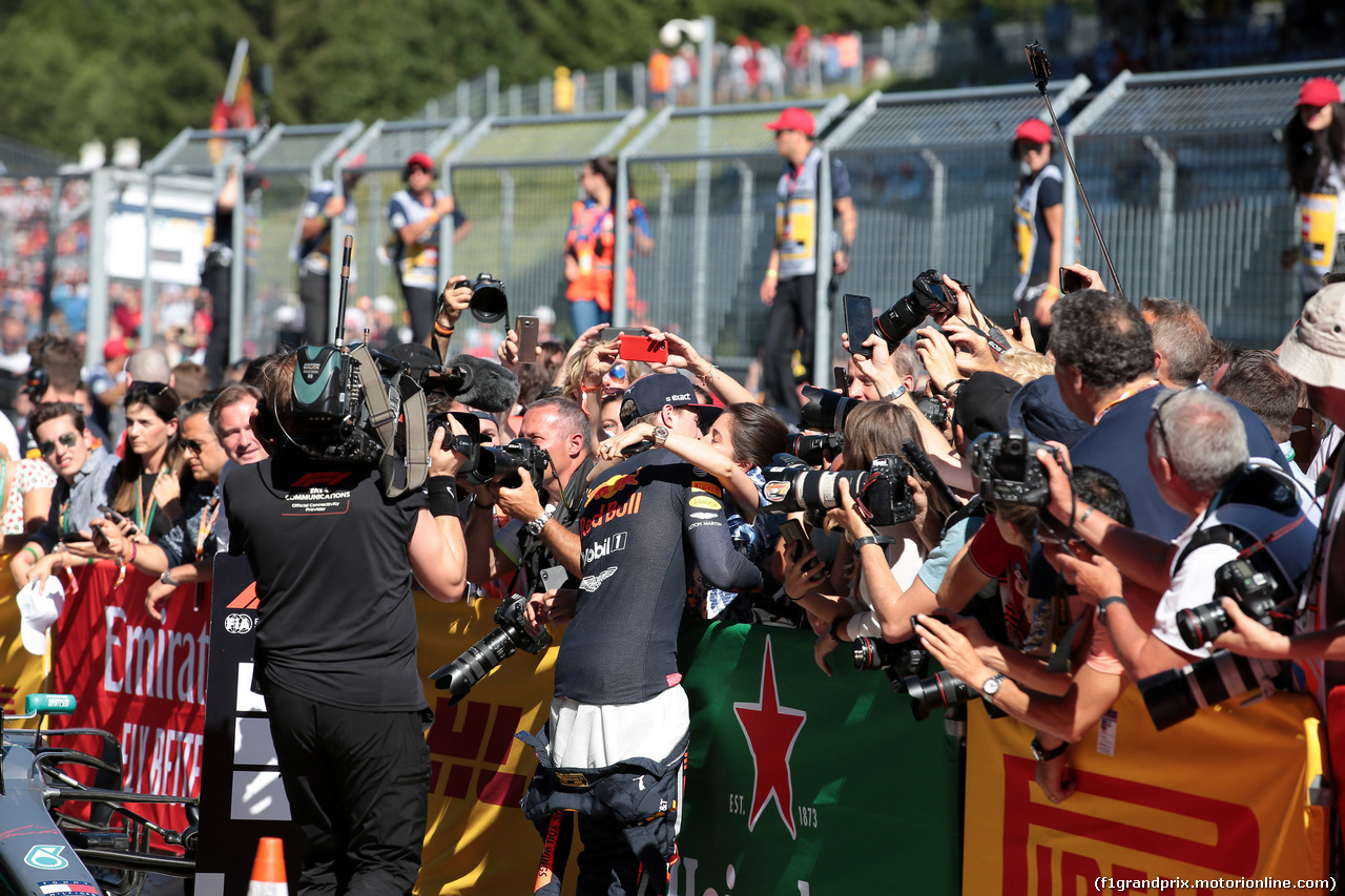GP AUSTRIA, 30.06.2019 - Gara, Max Verstappen (NED) Red Bull Racing RB15 vincitore with Domenica Dilara Sanlik (GER)