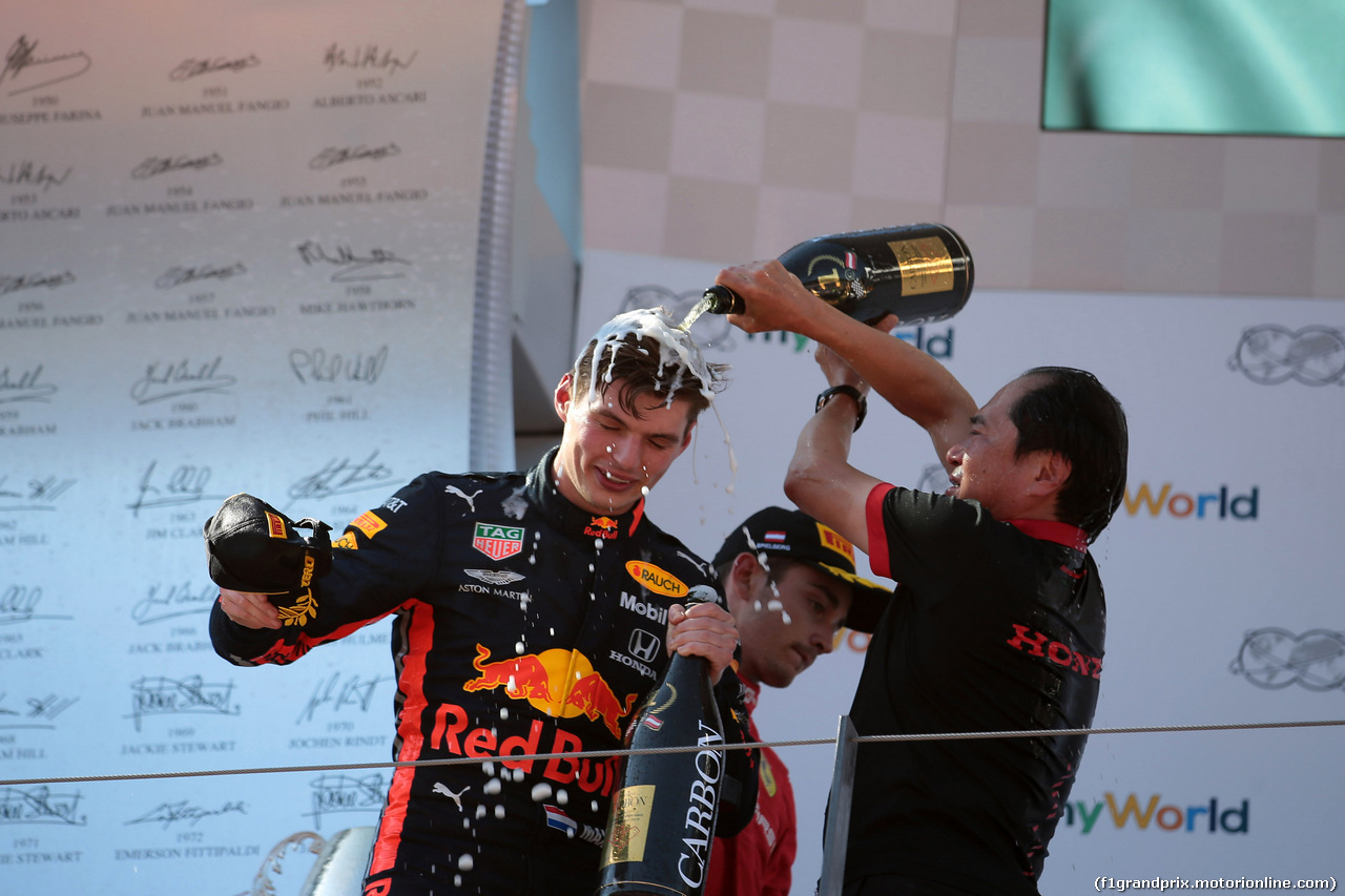 GP AUSTRIA, 30.06.2019 - Gara, Max Verstappen (NED) Red Bull Racing RB15 vincitore with Toyoharu Tanabe (JPN) Honda Racing F1 Technical Director e Charles Leclerc (MON) Ferrari SF90