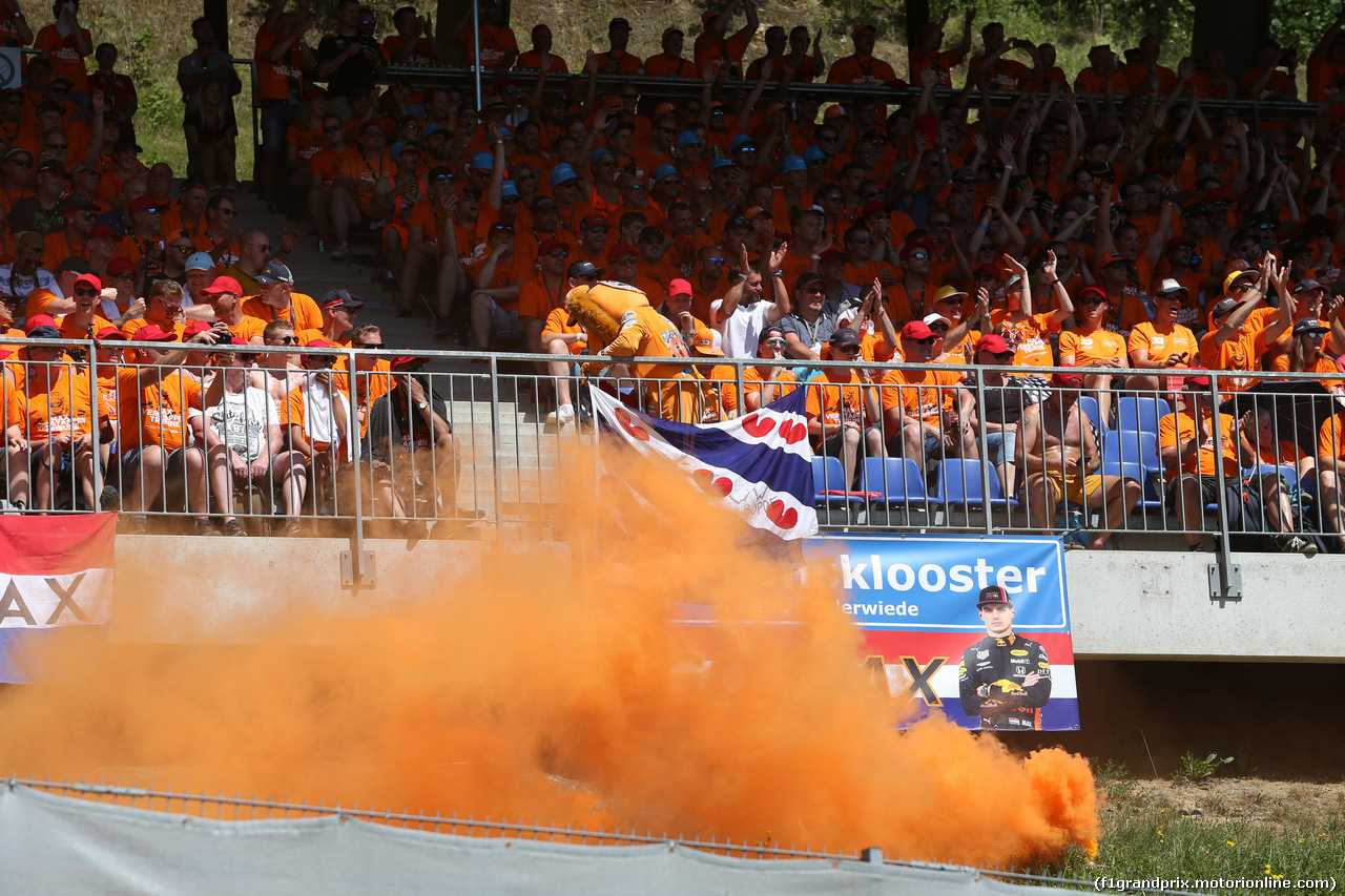 GP AUSTRIA, 30.06.2019 - Gara, Max Verstappen (NED) Red Bull Racing RB15 fans