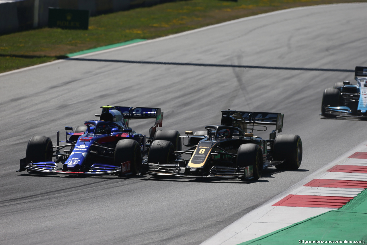 GP AUSTRIA, 30.06.2019 - Gara, Alexander Albon (THA) Scuderia Toro Rosso STR14 e Romain Grosjean (FRA) Haas F1 Team VF-19