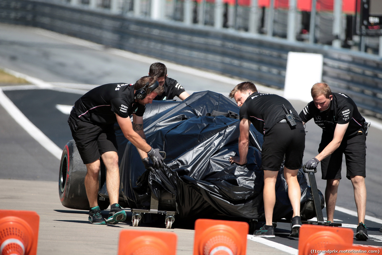 GP AUSTRIA, 28.06.2019 - Prove Libere 2, The Mercedes AMG F1 W010 of Valtteri Bottas (FIN) after crash