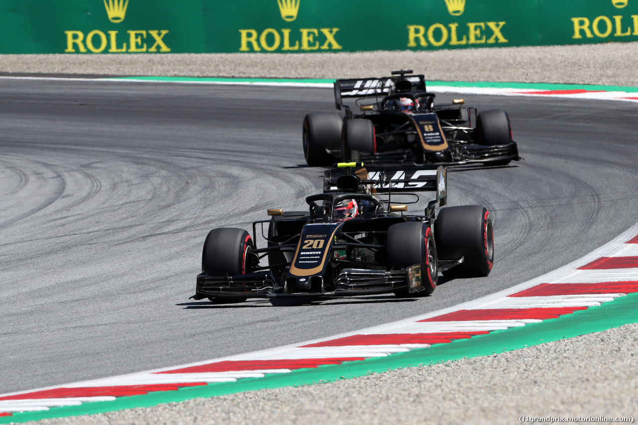 GP AUSTRIA, 28.06.2019 - Prove Libere 1, Kevin Magnussen (DEN) Haas F1 Team VF-19 davanti a Romain Grosjean (FRA) Haas F1 Team VF-19