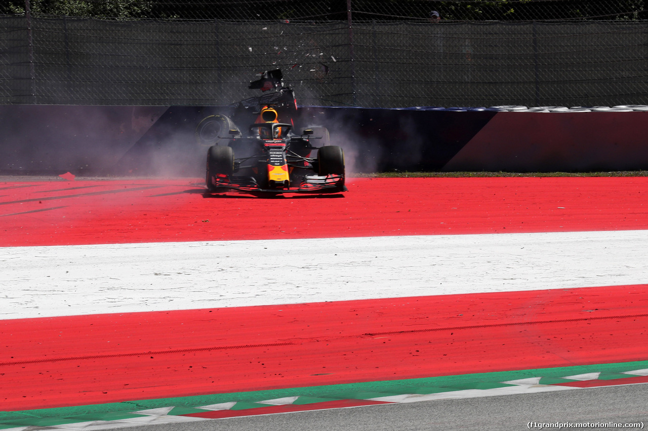 GP AUSTRIA, 28.06.2019 - Prove Libere 2, Crash, Max Verstappen (NED) Red Bull Racing RB15