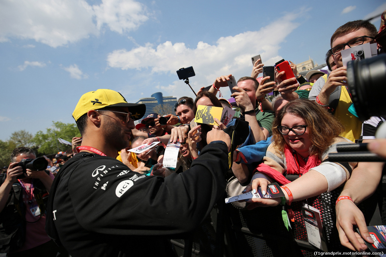 GP AZERBAIJAN, 26.04.2019 - Prove Libere 1, Daniel Ricciardo (AUS) Renault Sport F1 Team RS19