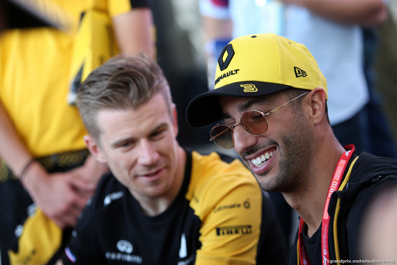 GP AZERBAIJAN, 26.04.2019 - Prove Libere 1, Nico Hulkenberg (GER) Renault Sport F1 Team RS19 e Daniel Ricciardo (AUS) Renault Sport F1 Team RS19