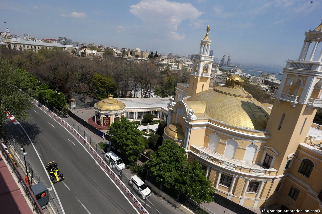 GP AZERBAIJAN, 26.04.2019 - Prove Libere 1, Nico Hulkenberg (GER) Renault Sport F1 Team RS19