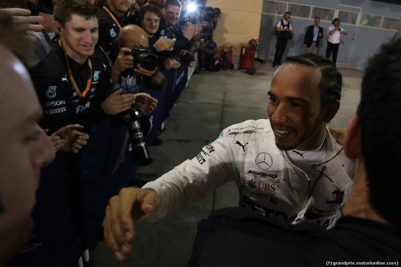 GP BAHRAIN, 31.03.2019- Festeggiamenti in parc fermee, Lewis Hamilton (GBR) Mercedes AMG F1 W10 EQ Power