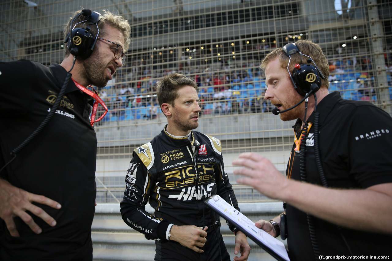 GP BAHRAIN, 31.03.2019- partenzaing grid,  Romain Grosjean (FRA) Haas F1 Team VF-19