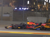 GP BAHRAIN, 31.03.2019- Gara, Max Verstappen (NED) Red Bull Racing RB15 e Carlos Sainz Jr (ESP) Mclaren F1 Team MCL34