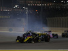 GP BAHRAIN, 31.03.2019- Gara, Nico Hulkenberg (GER) Renault Sport F1 Team RS19 in figt with Alexader Albon (THA) Scuderia Toro Rosso STR14 in front at Lance Stroll (CDN) Racing Point F1 RP19   with Frontal Wing damaged