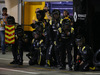 GP BAHRAIN, 31.03.2019- Renault Sport F1 Team meccanici are waiting for pit stop
