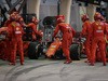 GP BAHRAIN, 31.03.2019- Gara, Sebastian Vettel (GER) Ferrari SF90 pit stop with nosecone change
