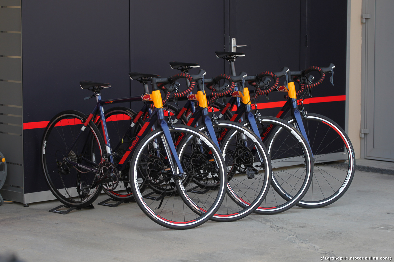 GP BAHRAIN, 28.03.2019- Bike in front of the redbull garage