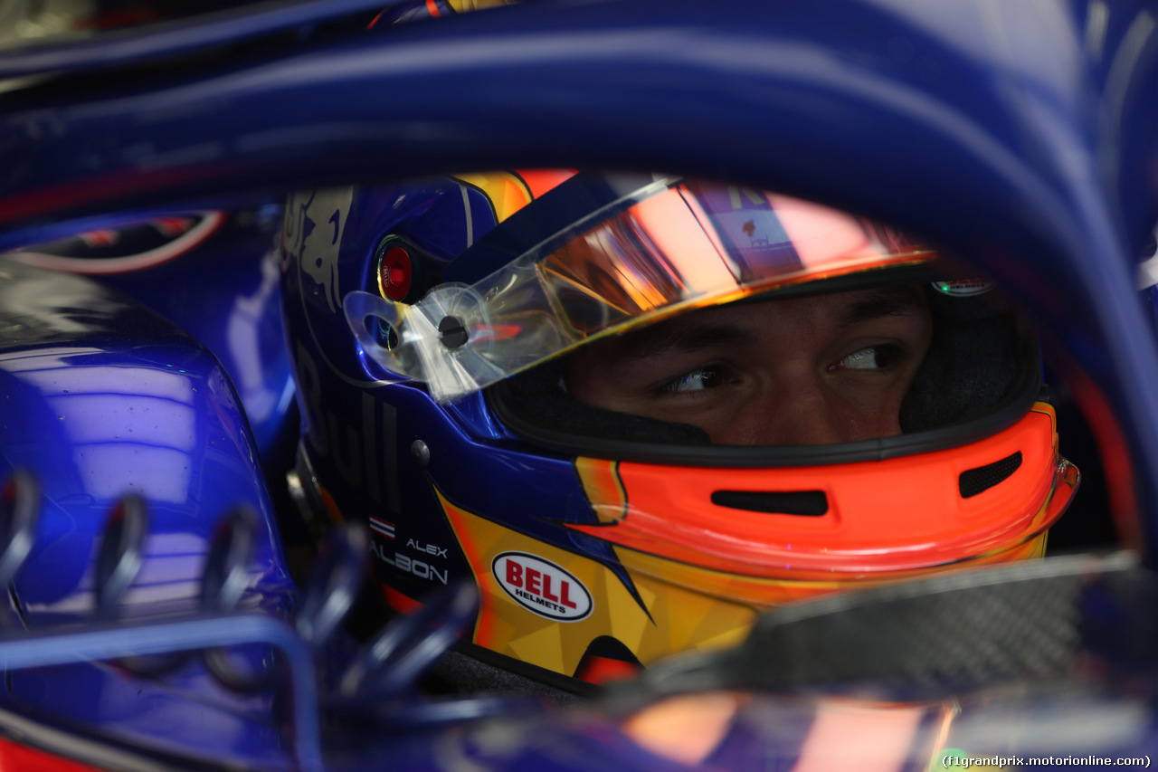 GP BAHRAIN, 30.03.2019- Qualifiche, Alexader Albon (THA) Scuderia Toro Rosso STR14