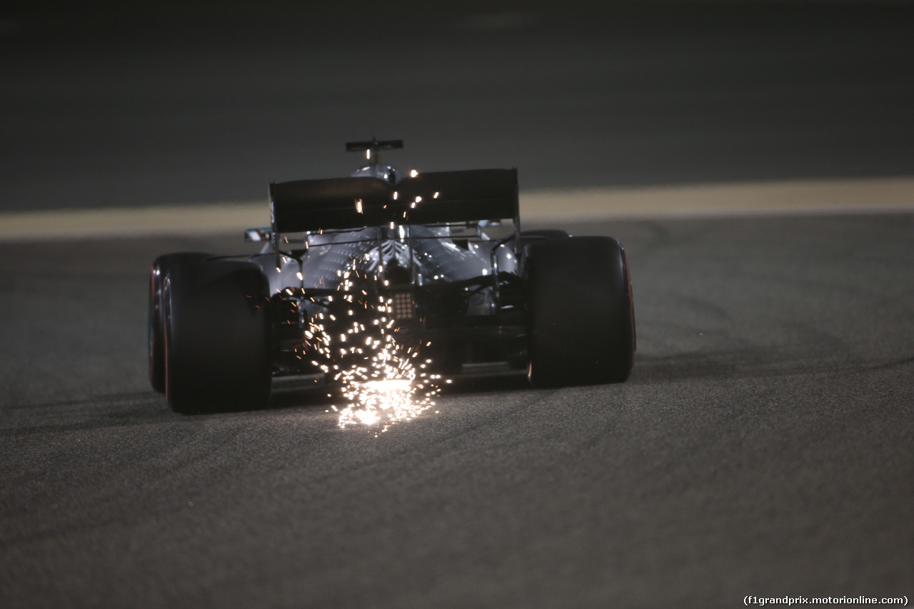 GP BAHRAIN, 29.03.2019- Prove Libere 2, Lewis Hamilton (GBR) Mercedes AMG F1 W10 EQ Power