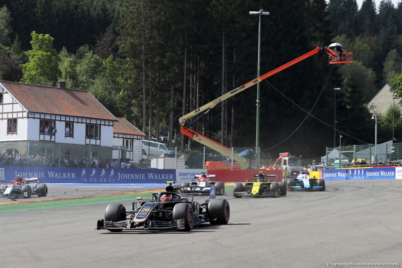 GP BELGIO, 01.09.2019 - Gara, Start of the race, Kevin Magnussen (DEN) Haas F1 Team VF-19 off track