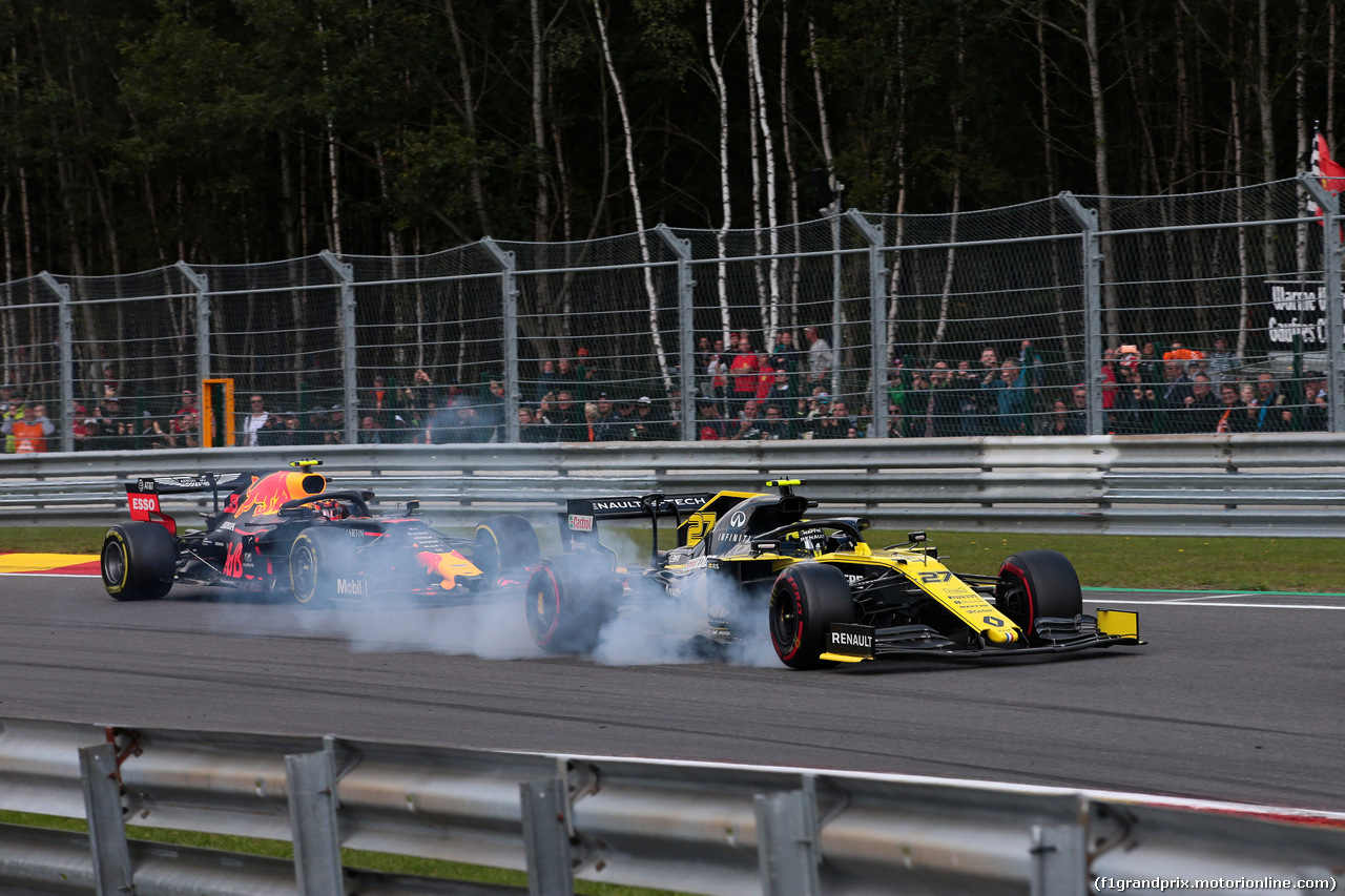 GP BELGIO, 01.09.2019 - Gara, Alexander Albon (THA) Red Bull Racing RB15 e Nico Hulkenberg (GER) Renault Sport F1 Team RS19