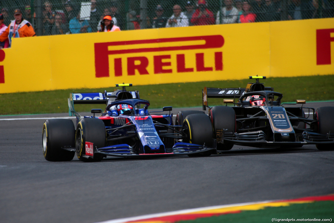 GP BELGIO, 01.09.2019 - Gara, Pierre Gasly (FRA) Scuderia Toro Rosso STR14 e Kevin Magnussen (DEN) Haas F1 Team VF-19