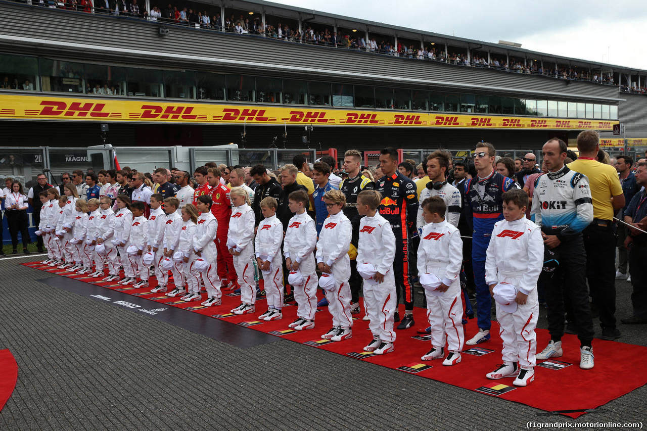 GP BELGIO, 01.09.2019 - Gara, The drives observe the national anthem