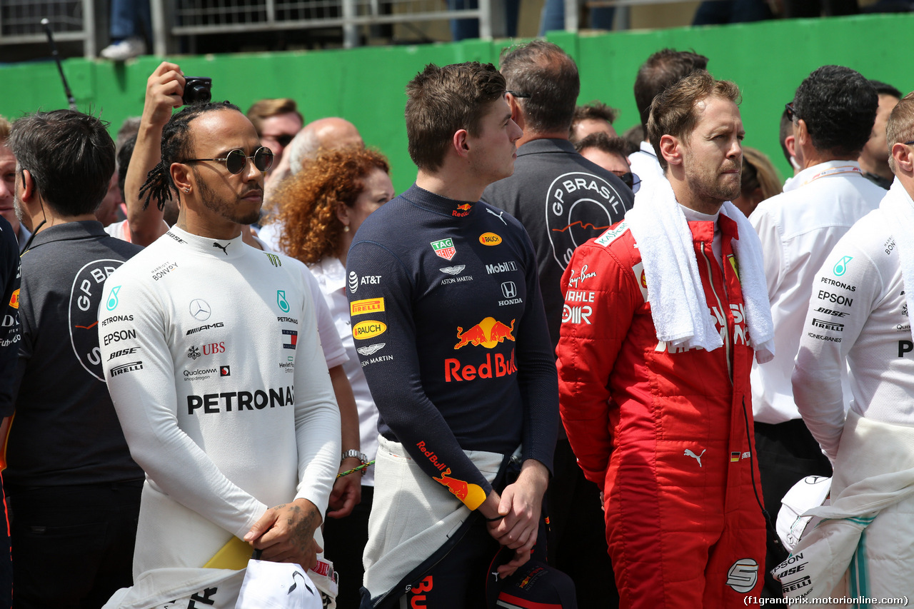 GP BRASILE, 17.11.2019 - Gara, Lewis Hamilton (GBR) Mercedes AMG F1 W10, Max Verstappen (NED) Red Bull Racing RB15 e Sebastian Vettel (GER) Ferrari SF90