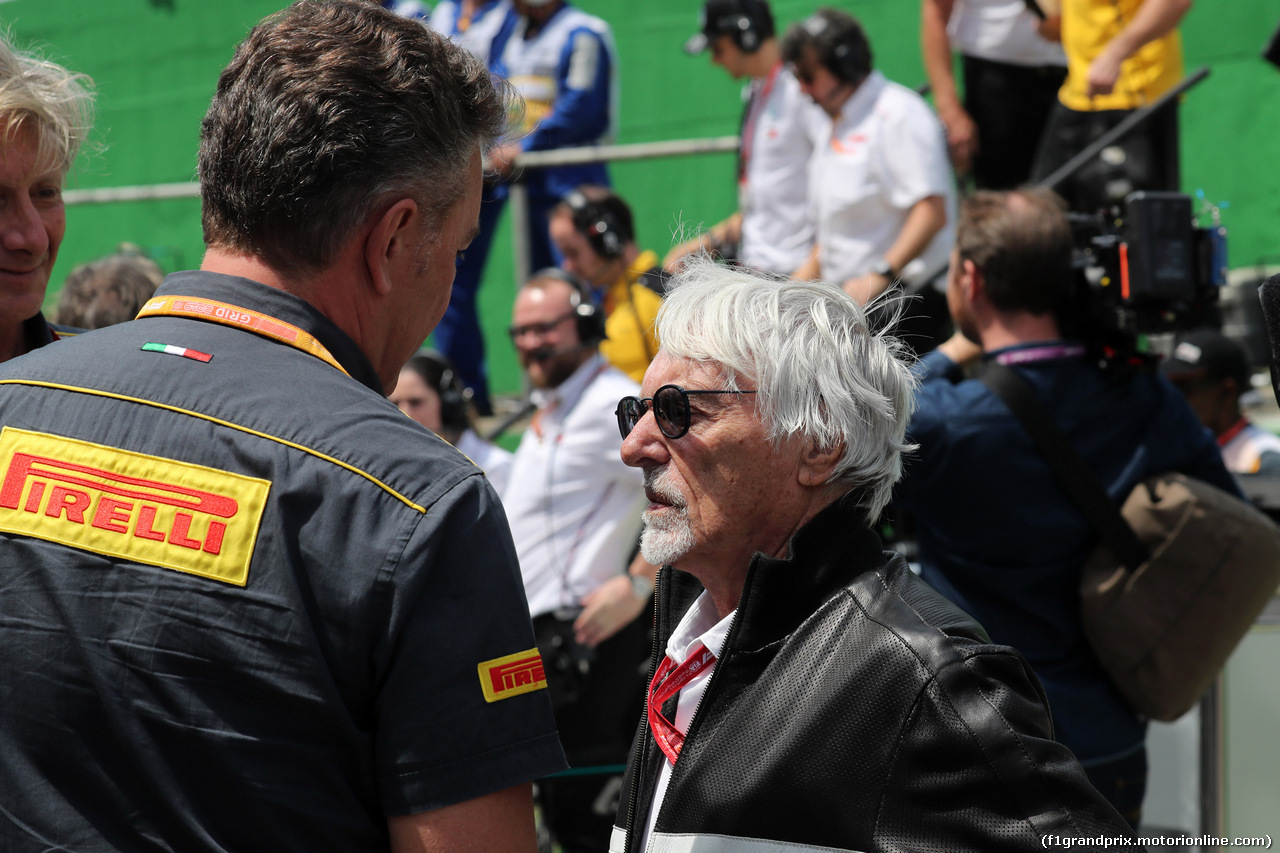 GP BRASILE, 17.11.2019 - Gara, Mario Isola (ITA), Pirelli Racing Manager e Bernie Ecclestone (GBR)