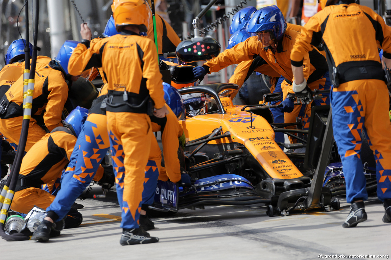 GP BRASILE, 17.11.2019 - Gara, Pit stop, Carlos Sainz Jr (ESP) Mclaren F1 Team MCL34