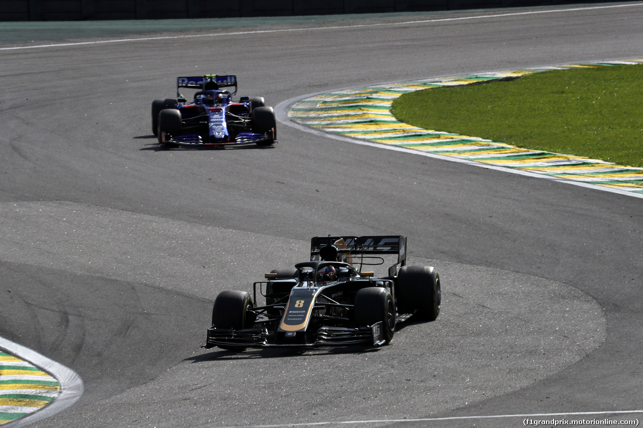 GP BRASILE, 17.11.2019 - Gara, Romain Grosjean (FRA) Haas F1 Team VF-19 e Pierre Gasly (FRA) Scuderia Toro Rosso STR14