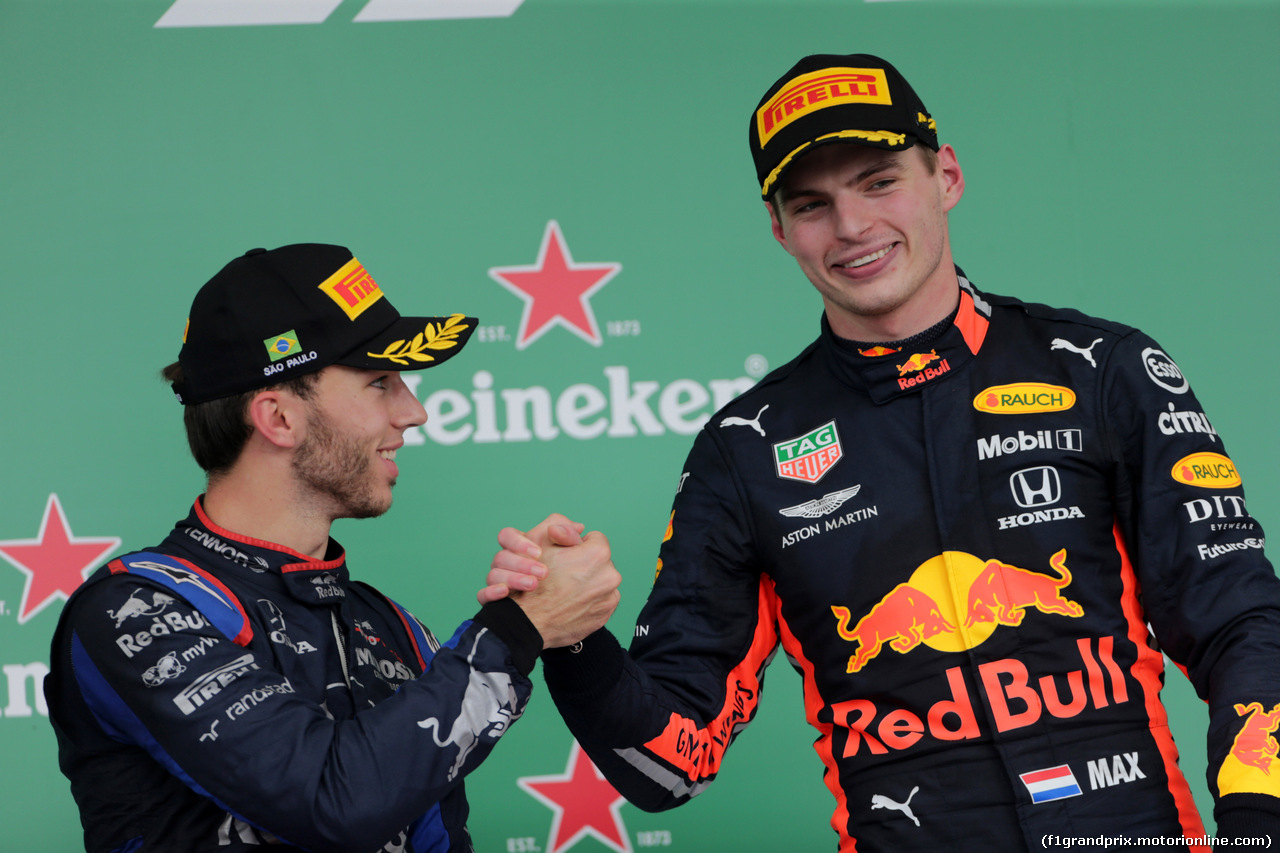 GP BRASILE, 17.11.2019 - Gara, 2nd place Pierre Gasly (FRA) Scuderia Toro Rosso STR14 e Max Verstappen (NED) Red Bull Racing RB15 vincitore