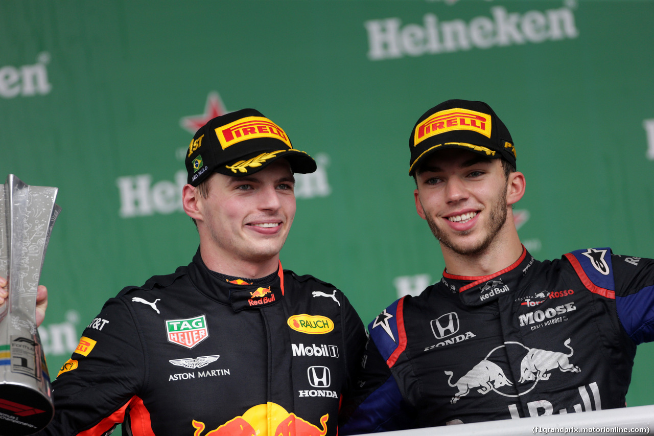 GP BRASILE, 17.11.2019 - Gara, Max Verstappen (NED) Red Bull Racing RB15 vincitore e 2nd place Pierre Gasly (FRA) Scuderia Toro Rosso STR14