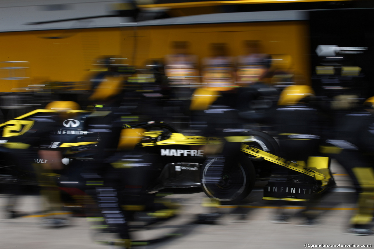 GP BRASILE, 17.11.2019 - Gara, Pit stop, Nico Hulkenberg (GER) Renault Sport F1 Team RS19