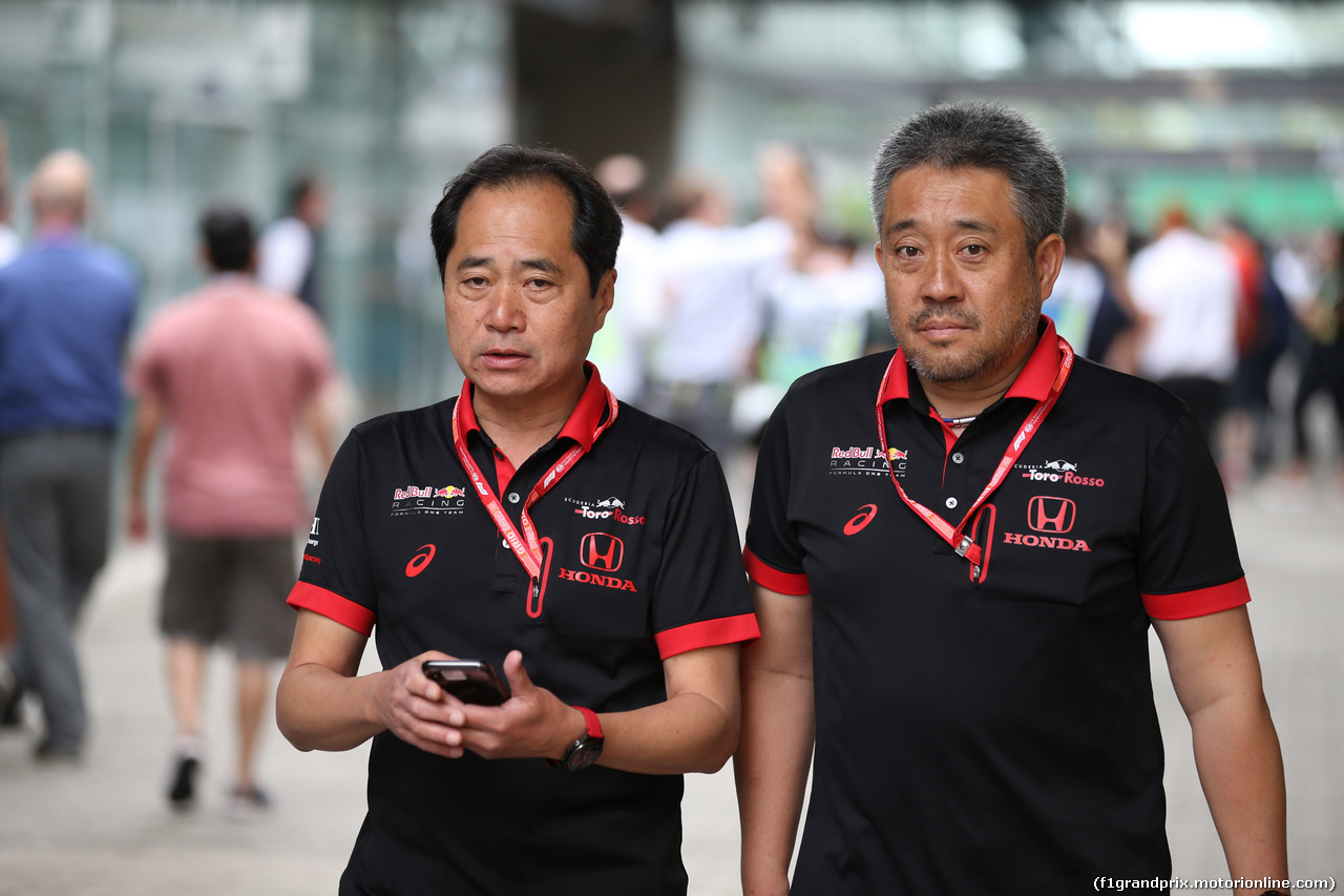 GP BRASILE, 16.11.2019 - (L-R) Toyoharu Tanabe (JPN) Honda Racing F1 Technical Director e Masashi Yamamoto (JPN) Honda Racing F1 Managing Director