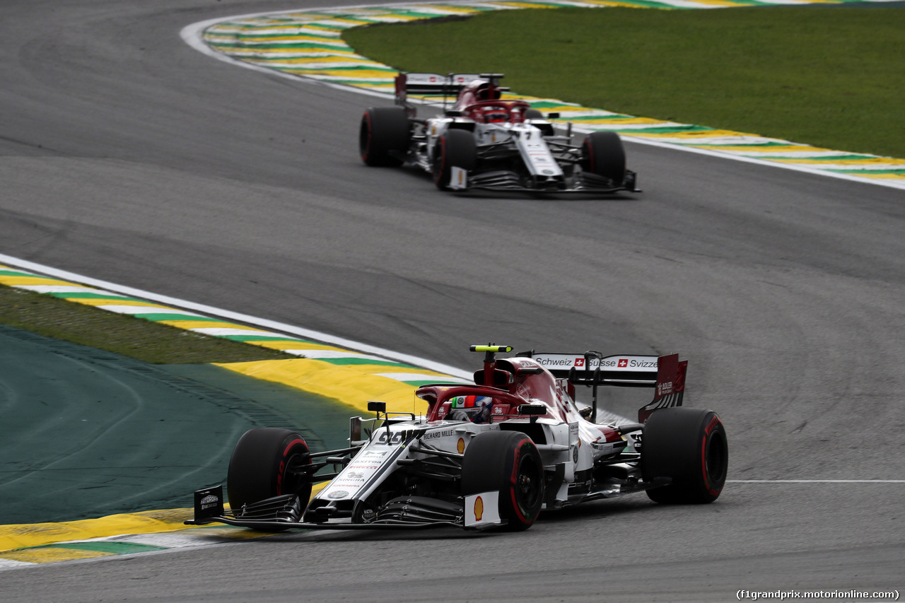 GP BRASILE, 16.11.2019 - Qualifiche, Antonio Giovinazzi (ITA) Alfa Romeo Racing C38 davanti a Kimi Raikkonen (FIN) Alfa Romeo Racing C38