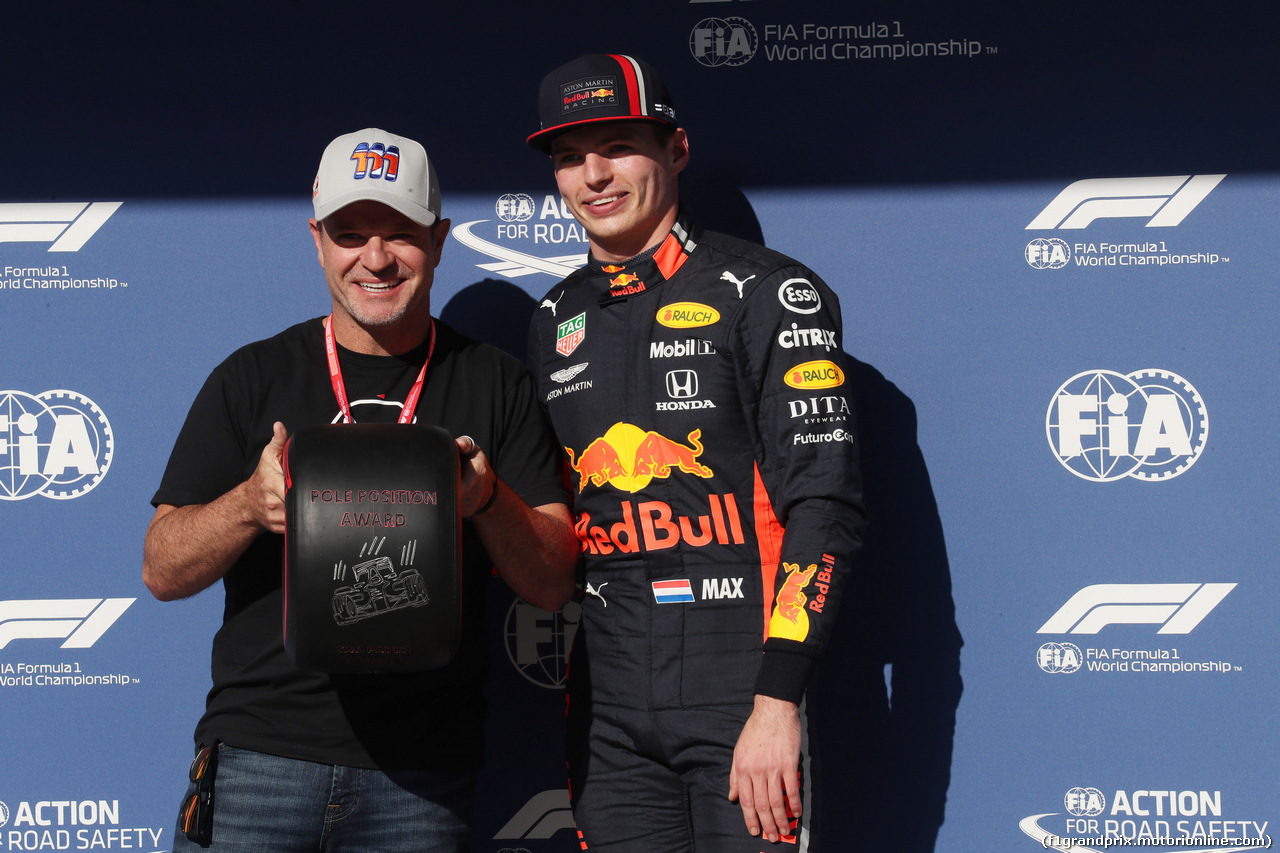 GP BRASILE, 16.11.2019 - Qualifiche, Max Verstappen (NLD) Red Bull Racing celebrates the Pirelli Pole Position Award with Rubens Barrichello (BRA)