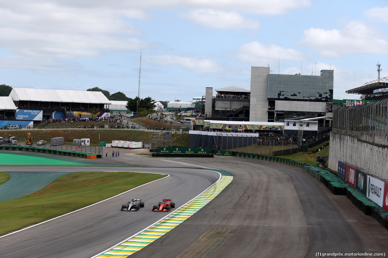 GP BRASILE, 16.11.2019 - Qualifiche, Lewis Hamilton (GBR) Mercedes AMG F1 W10 e Sebastian Vettel (GER) Ferrari SF90