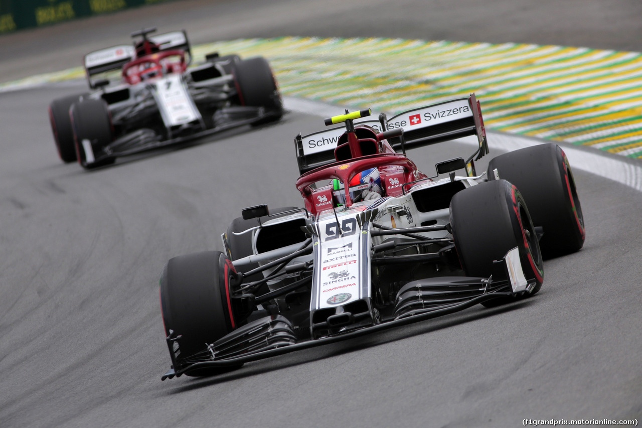 GP BRASILE, 16.11.2019 - Qualifiche, Antonio Giovinazzi (ITA) Alfa Romeo Racing C38 davanti a Kimi Raikkonen (FIN) Alfa Romeo Racing C38
