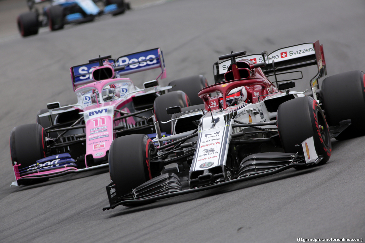 GP BRASILE, 16.11.2019 - Qualifiche, Sergio Perez (MEX) Racing Point F1 Team RP19 e Kimi Raikkonen (FIN) Alfa Romeo Racing C38