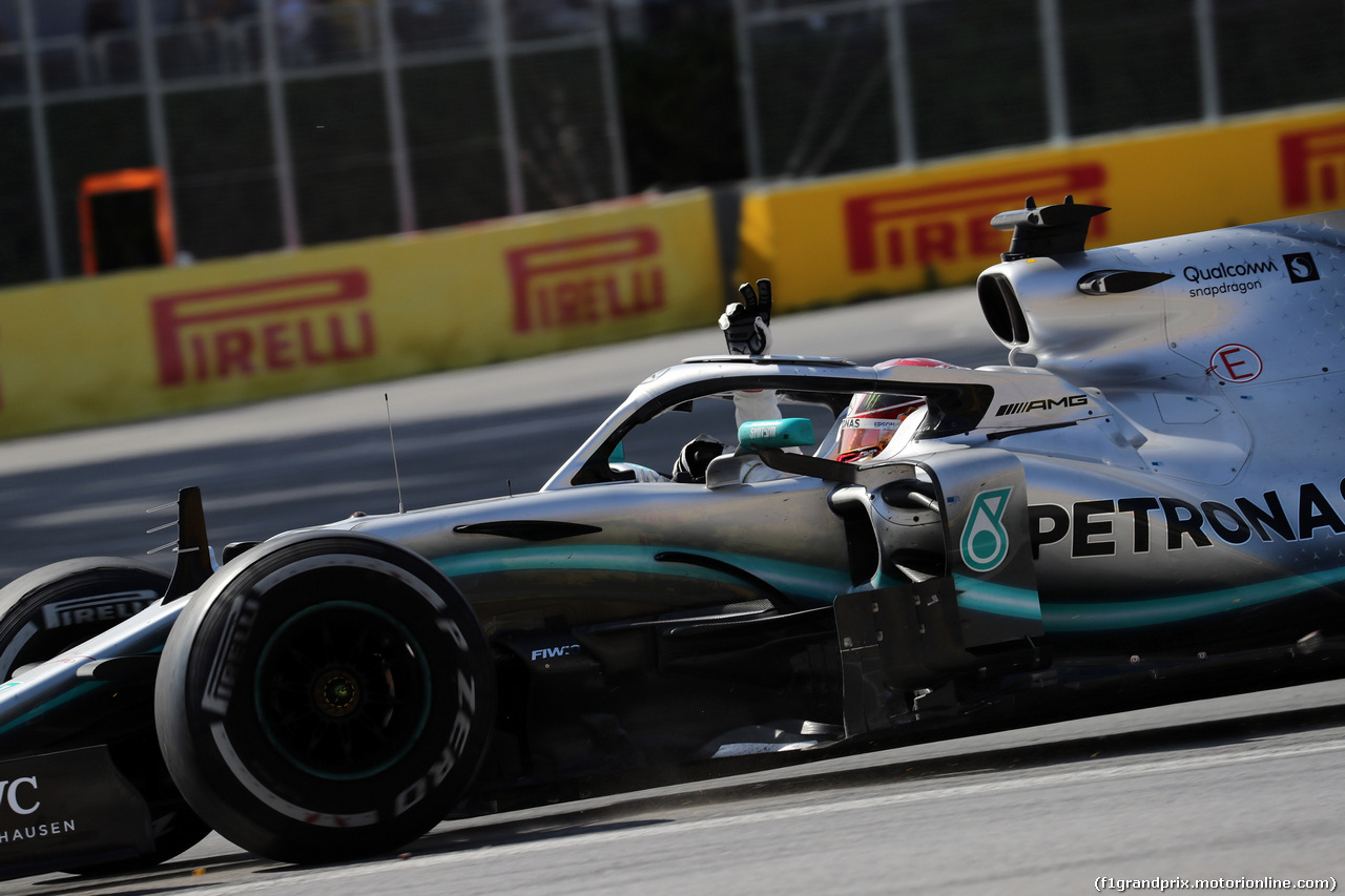 GP CANADA, 09.06.2019 - Gara, Lewis Hamilton (GBR) Mercedes AMG F1 W10 vincitore waves to the fans